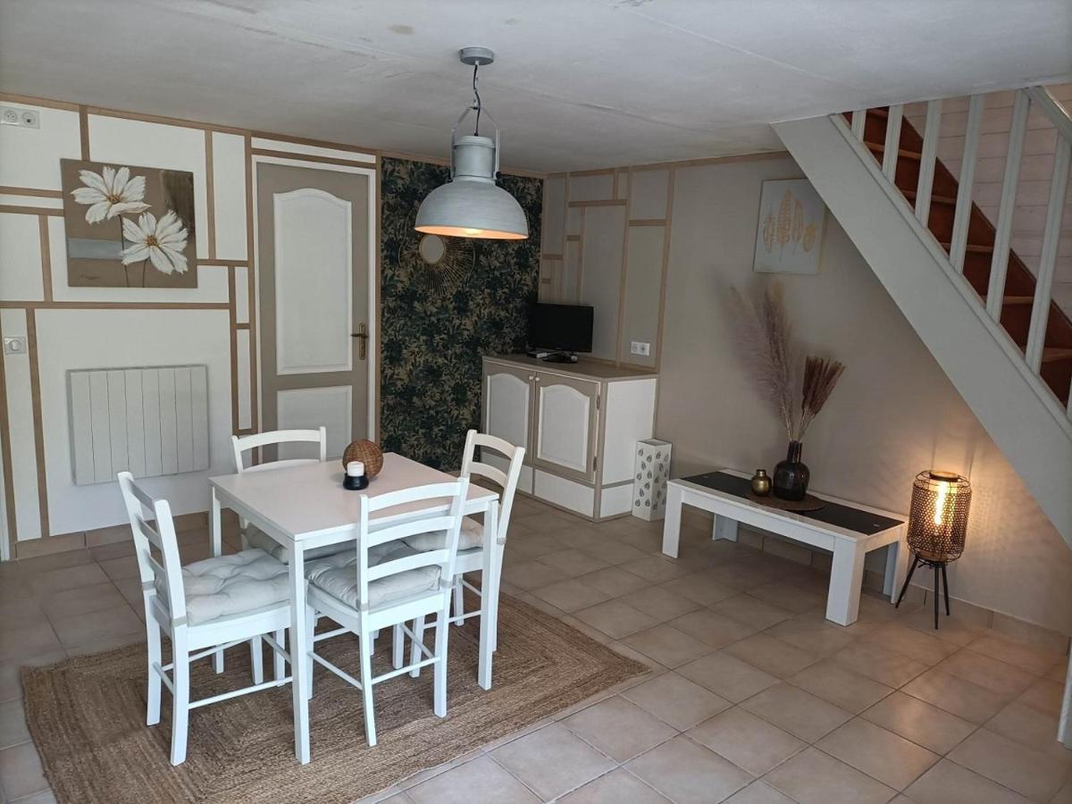 Le Moulin De Benneville Chambres D'Hotes, Petit Dejeuner Compris Cahagnes ภายนอก รูปภาพ