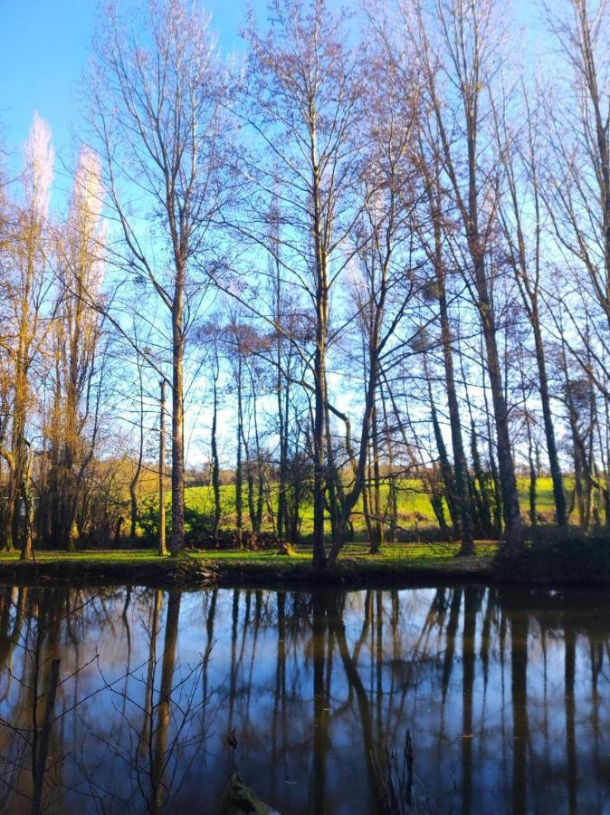 Le Moulin De Benneville Chambres D'Hotes, Petit Dejeuner Compris Cahagnes ภายนอก รูปภาพ